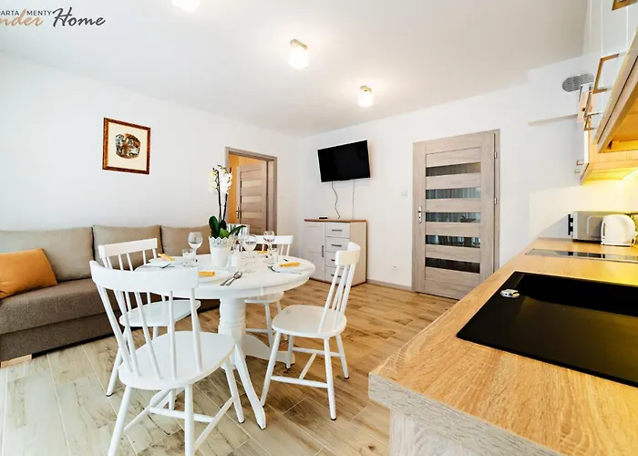 Wonder - W Malowniczej Okolicy, Z Balkonami I Widokiem Na Gory Διαμέρισμα